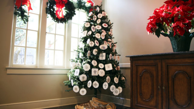 What’s the meaning and history of HPUMC’s Chrismon tree?